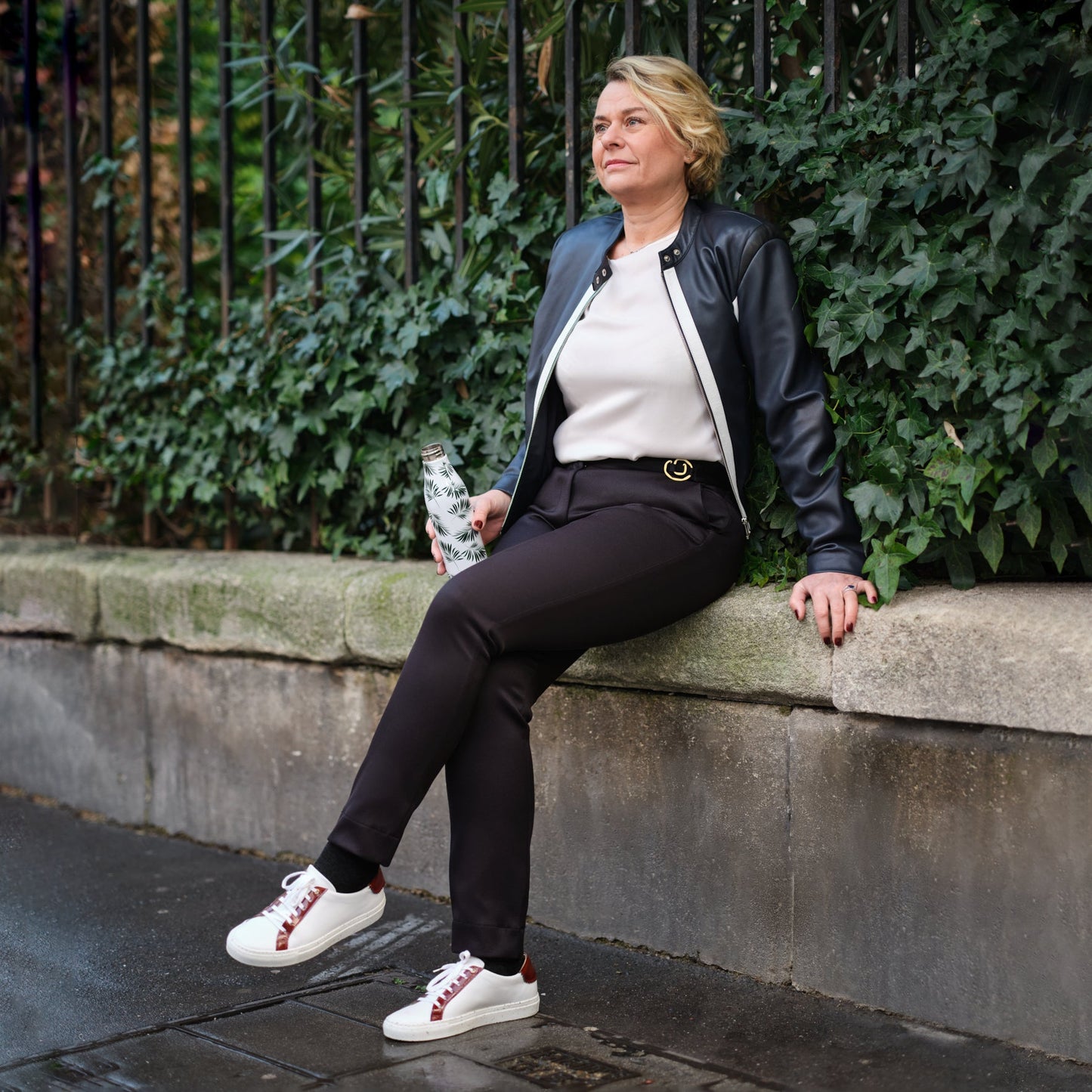 Pantalon noir décontracté pour la ville