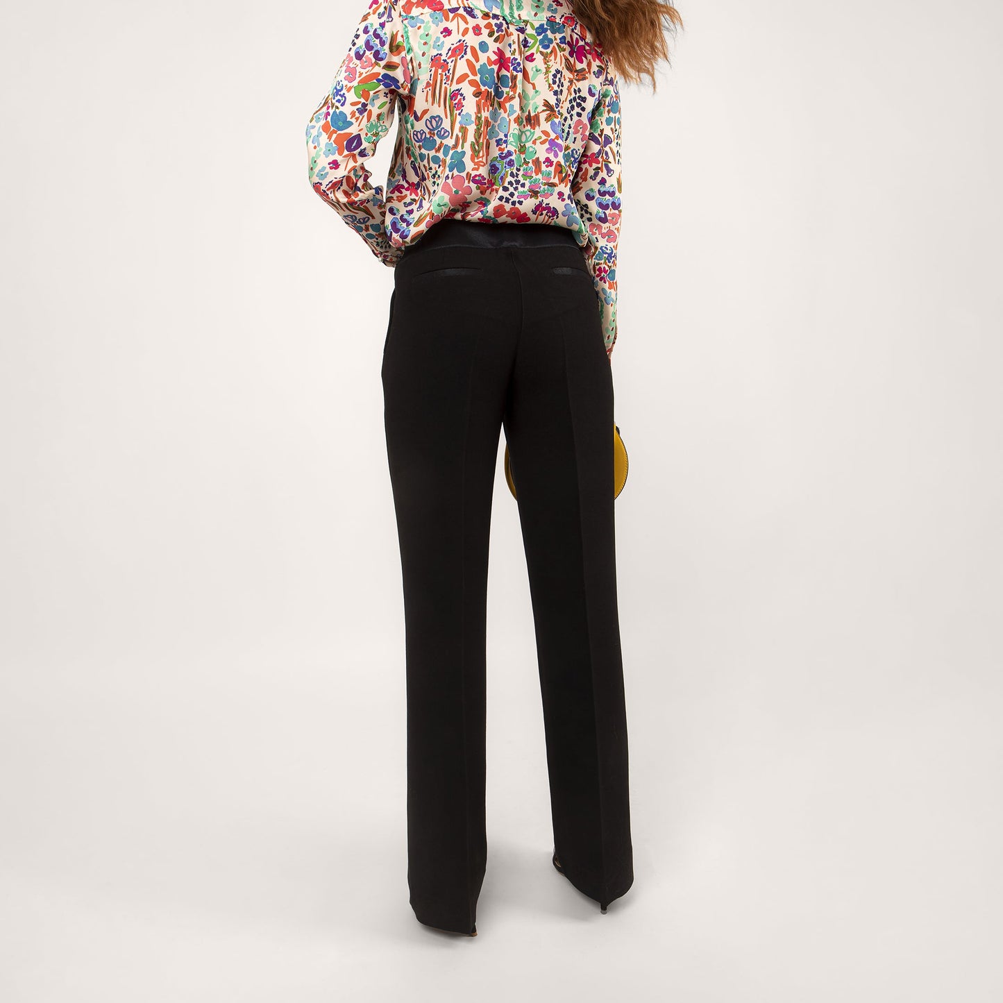 Pantalon Carmen noir vue de dos