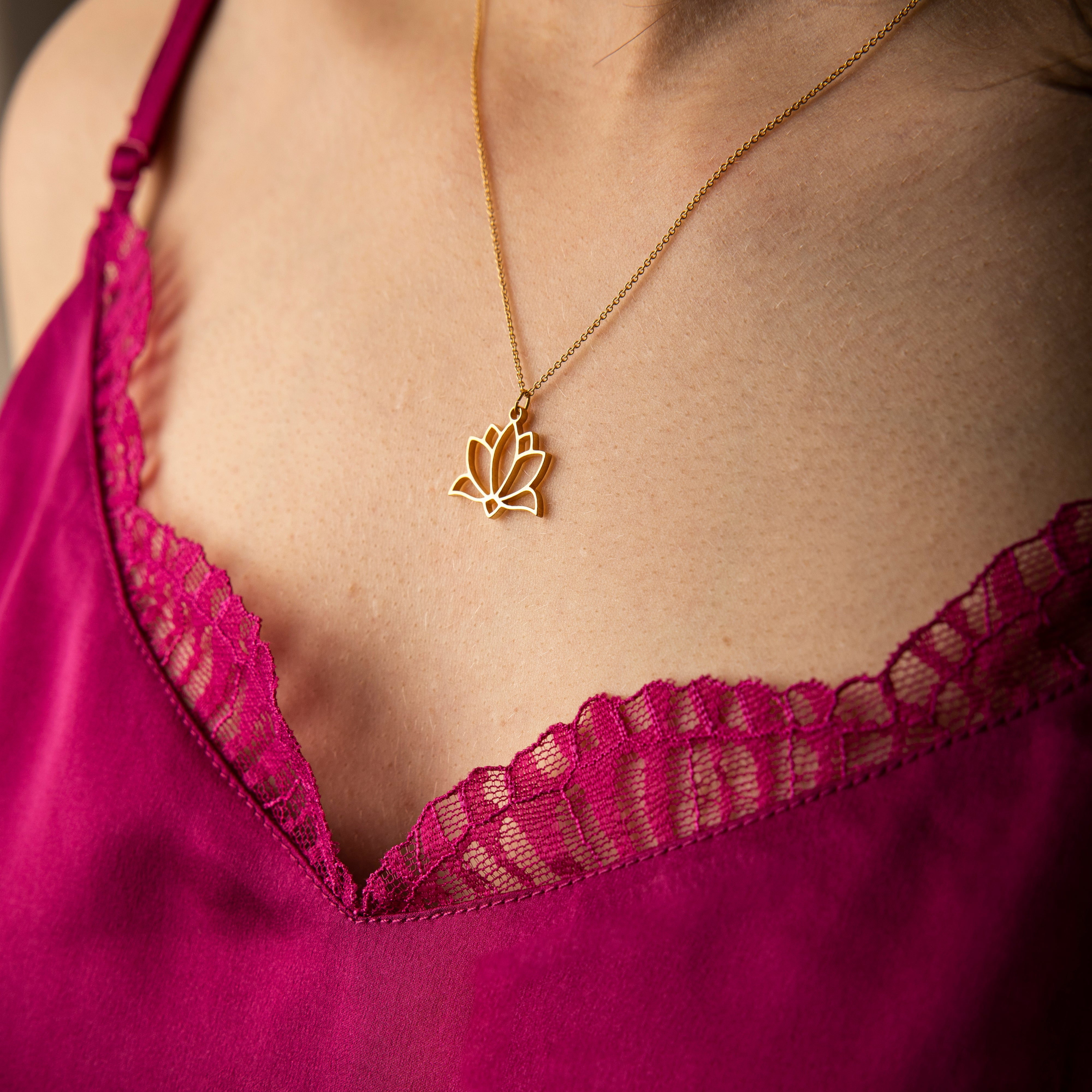 Collier fleur de lotus, or, fabriqué en france, marque ASUR