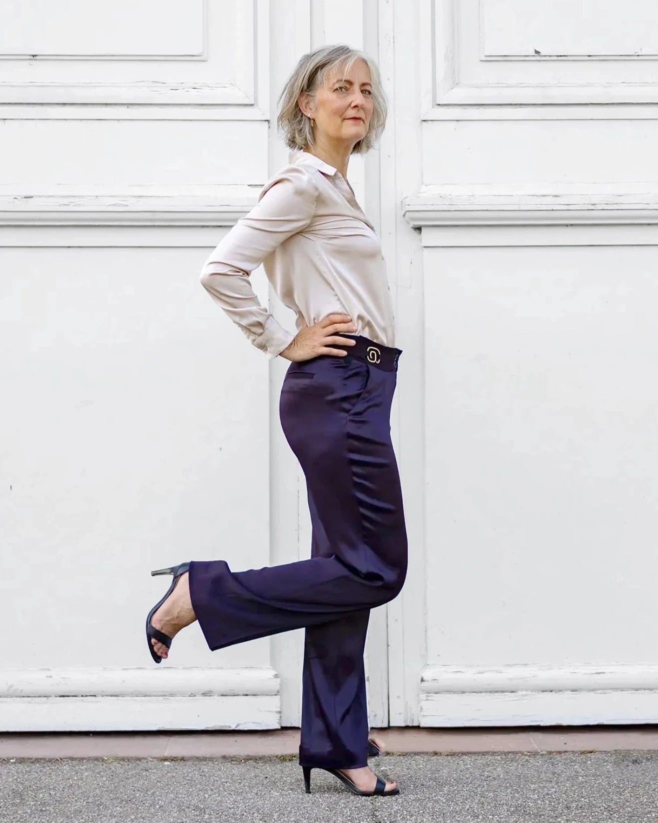 Pantalon ASUR Carmen aubergine violet coupe large droite ajustable confortable