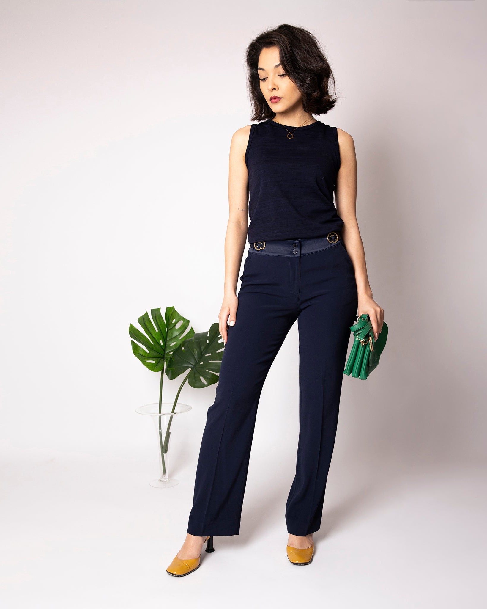Pantalon ASUR Carmen bleu coupe large droite ajustable confortable en tissu upcyclé