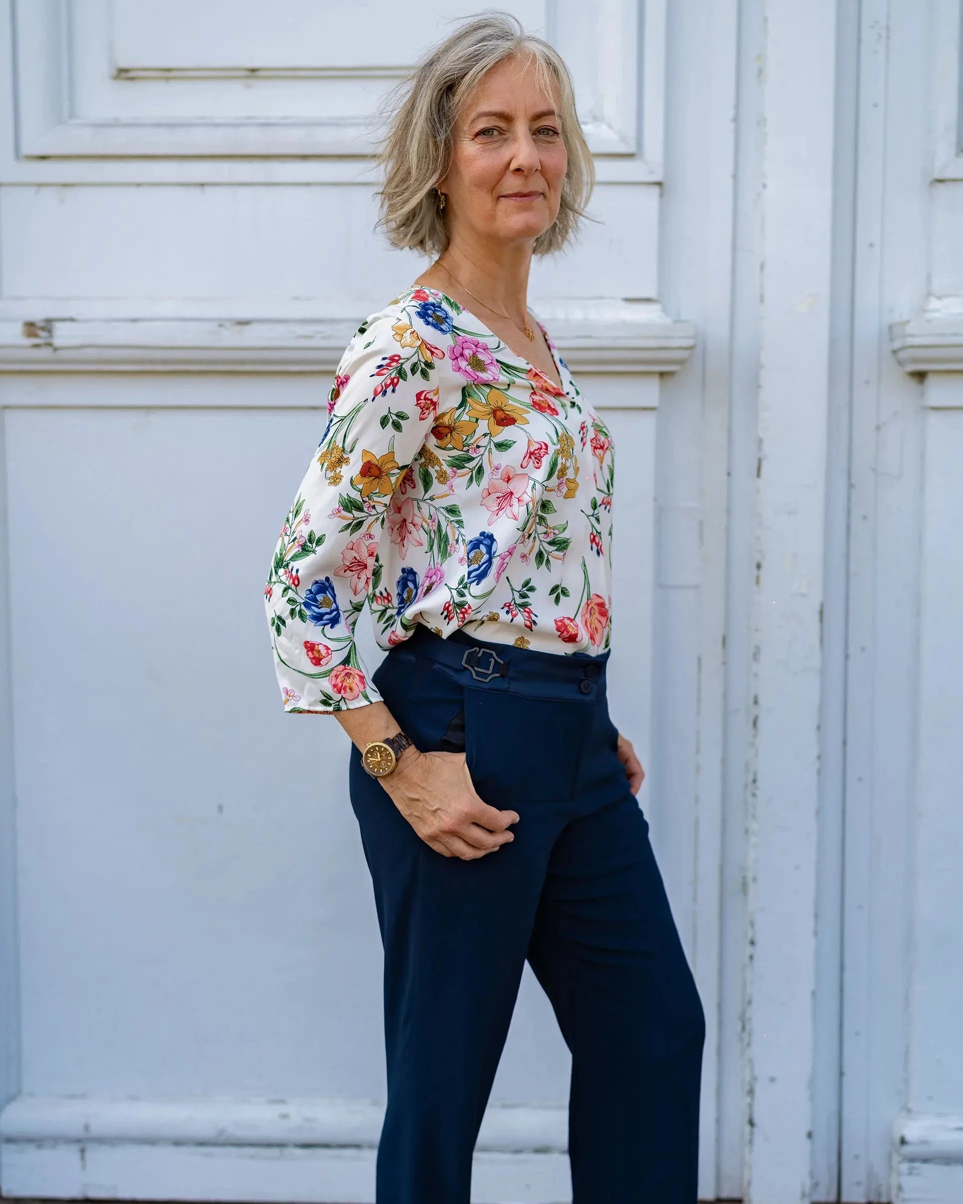 Pantalon ASUR Carmen bleu coupe large droite ajustable confortable en tissu upcyclé