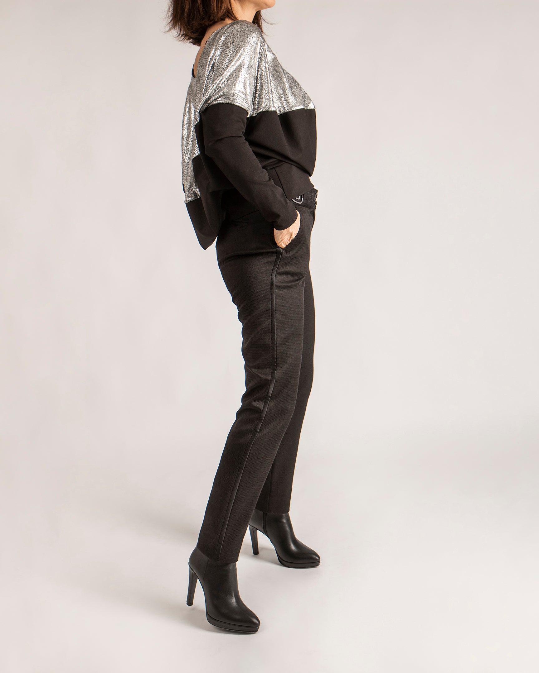 Pantalon ASUR Cyrene noir style smoking coupe cigarette ajustable élégant
