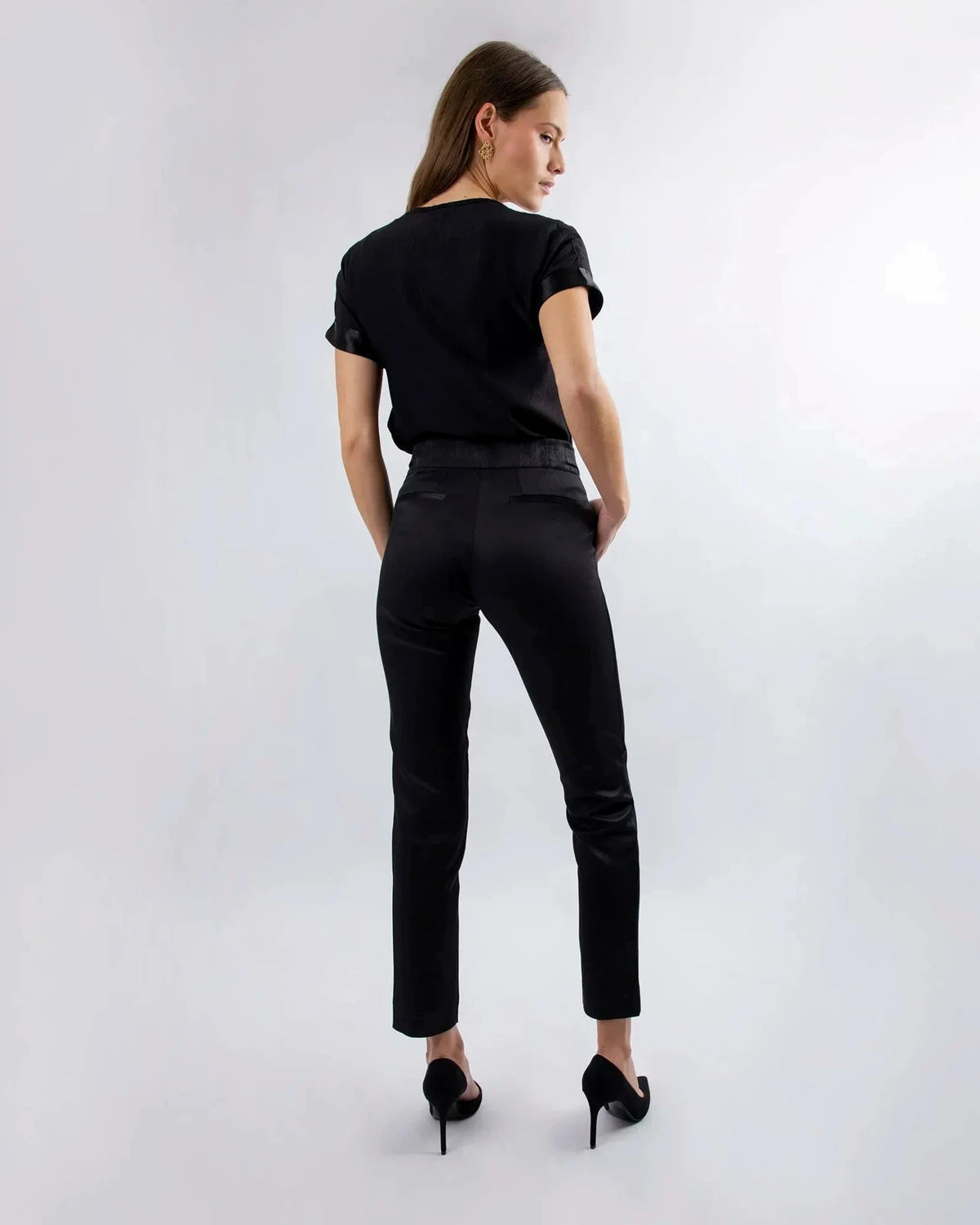 Pantalon ASUR Cyrene noir style smoking coupe cigarette ajustable élégant