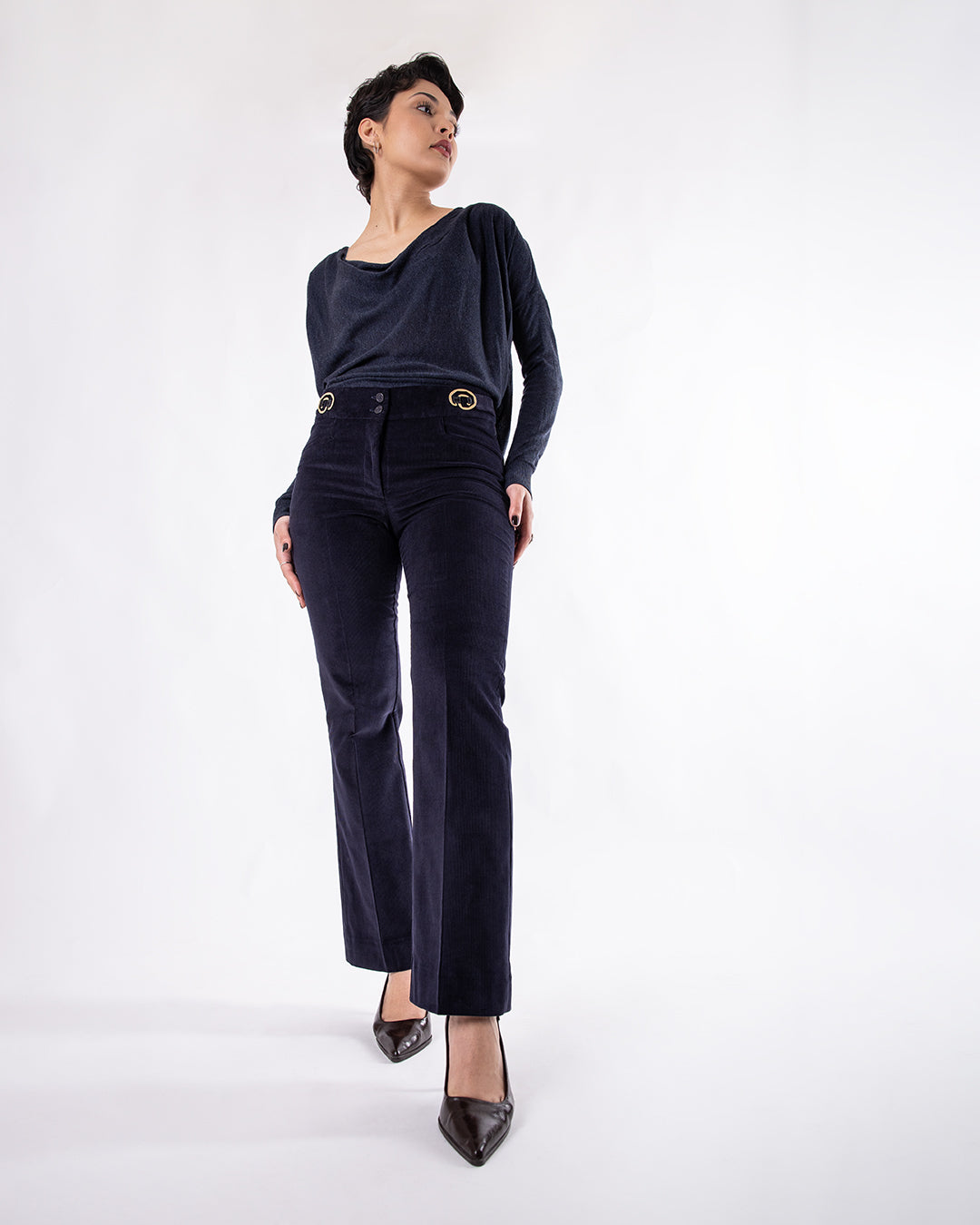 Pantalon Freyja ASUR velours bleu nuit coupe flare ajustable