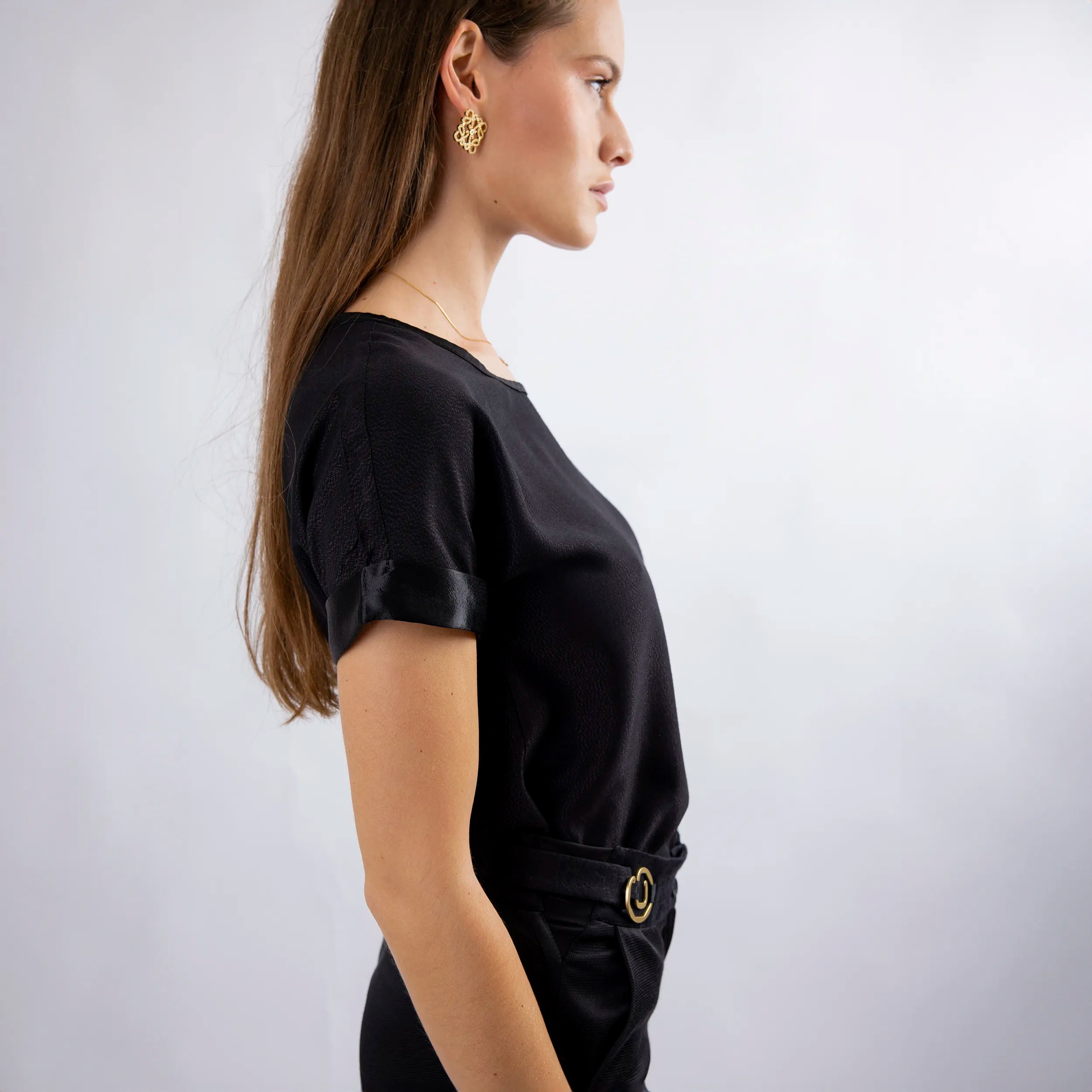 Top, t-shirt noir pailleté, festif, modèle marylin de la marque ASUR