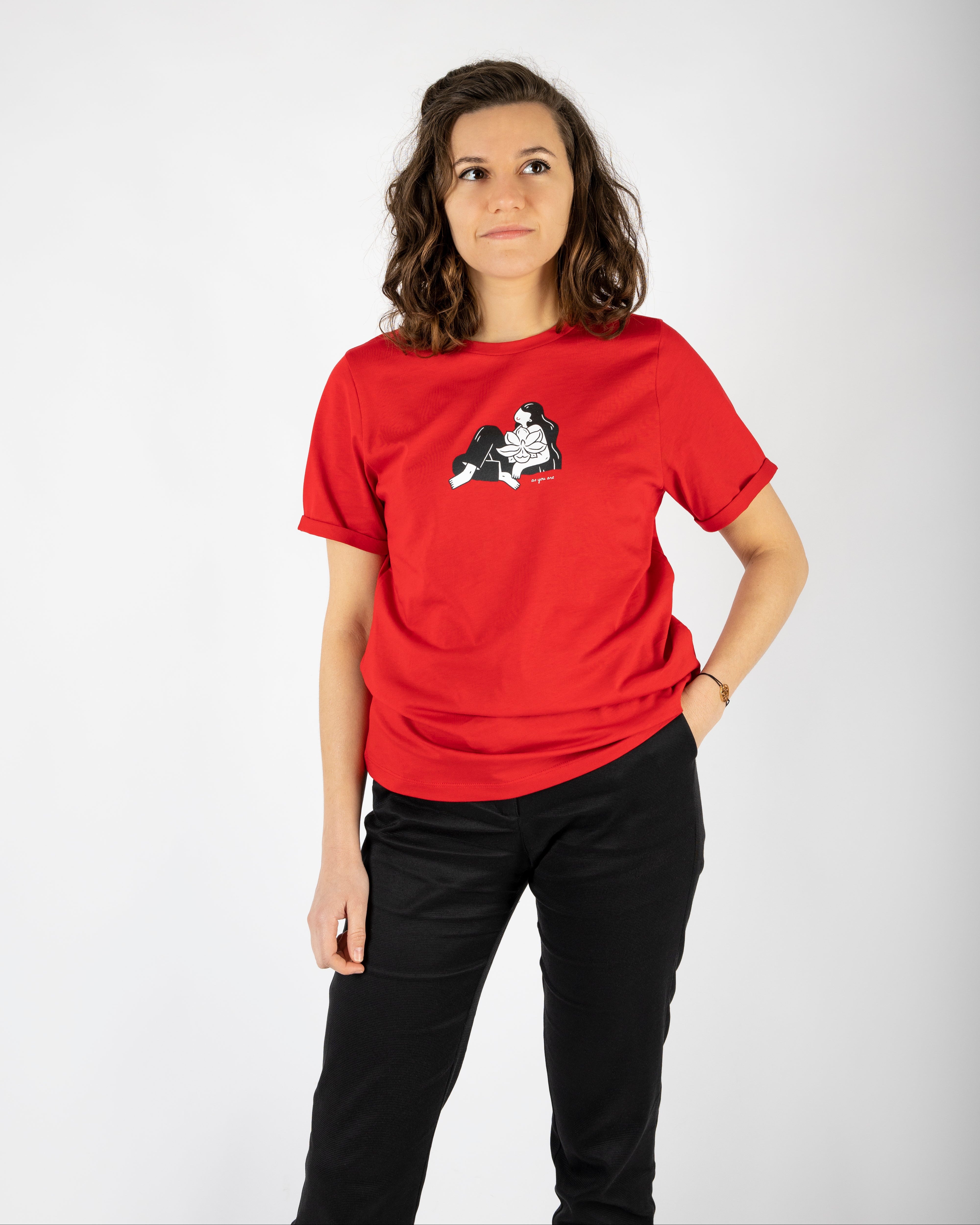T-shirt rouge ASUR illustration femme fleur par Zoé Bourhis en coton bio