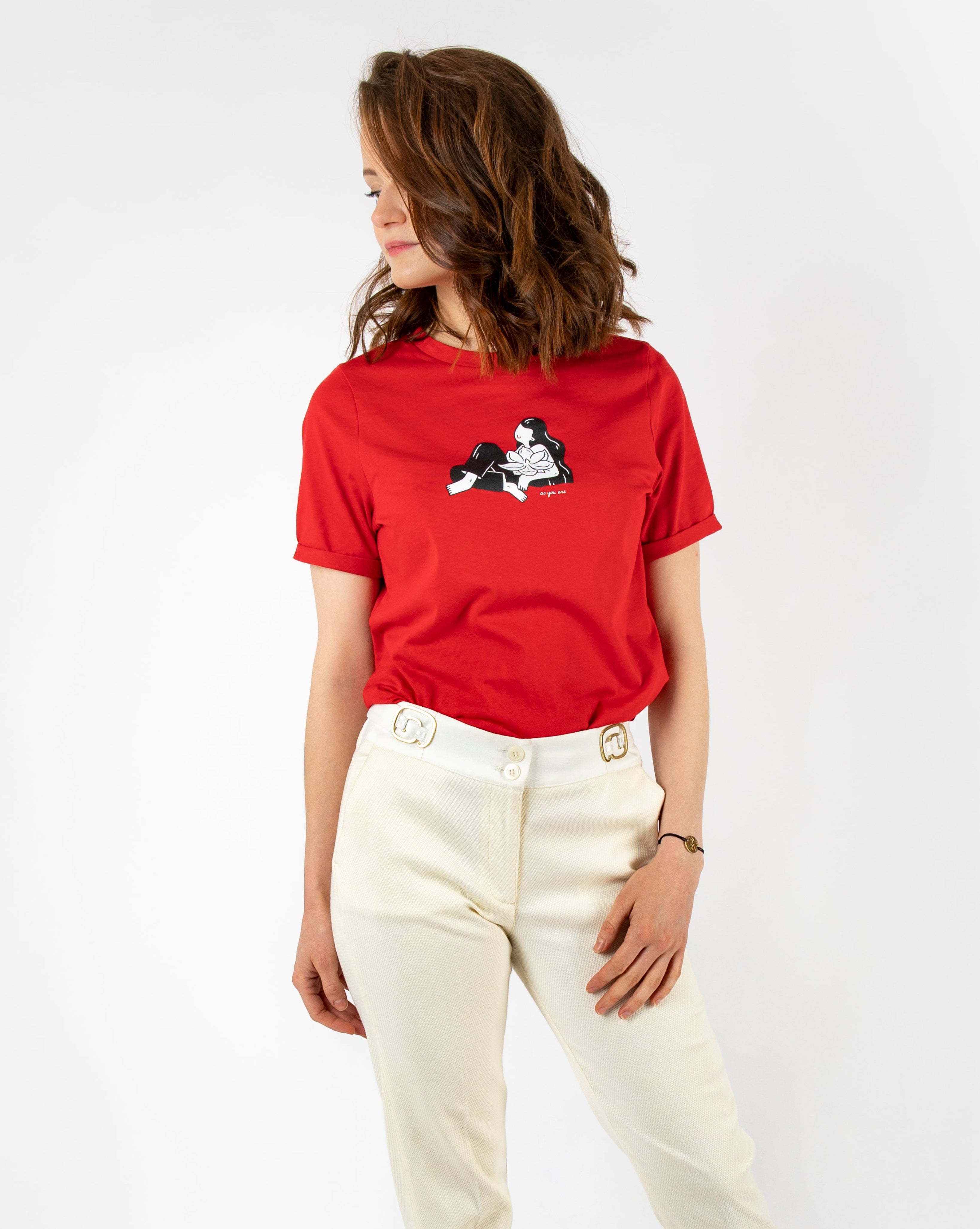 T-shirt rouge ASUR illustration femme fleur par Zoé Bourhis en coton bio
