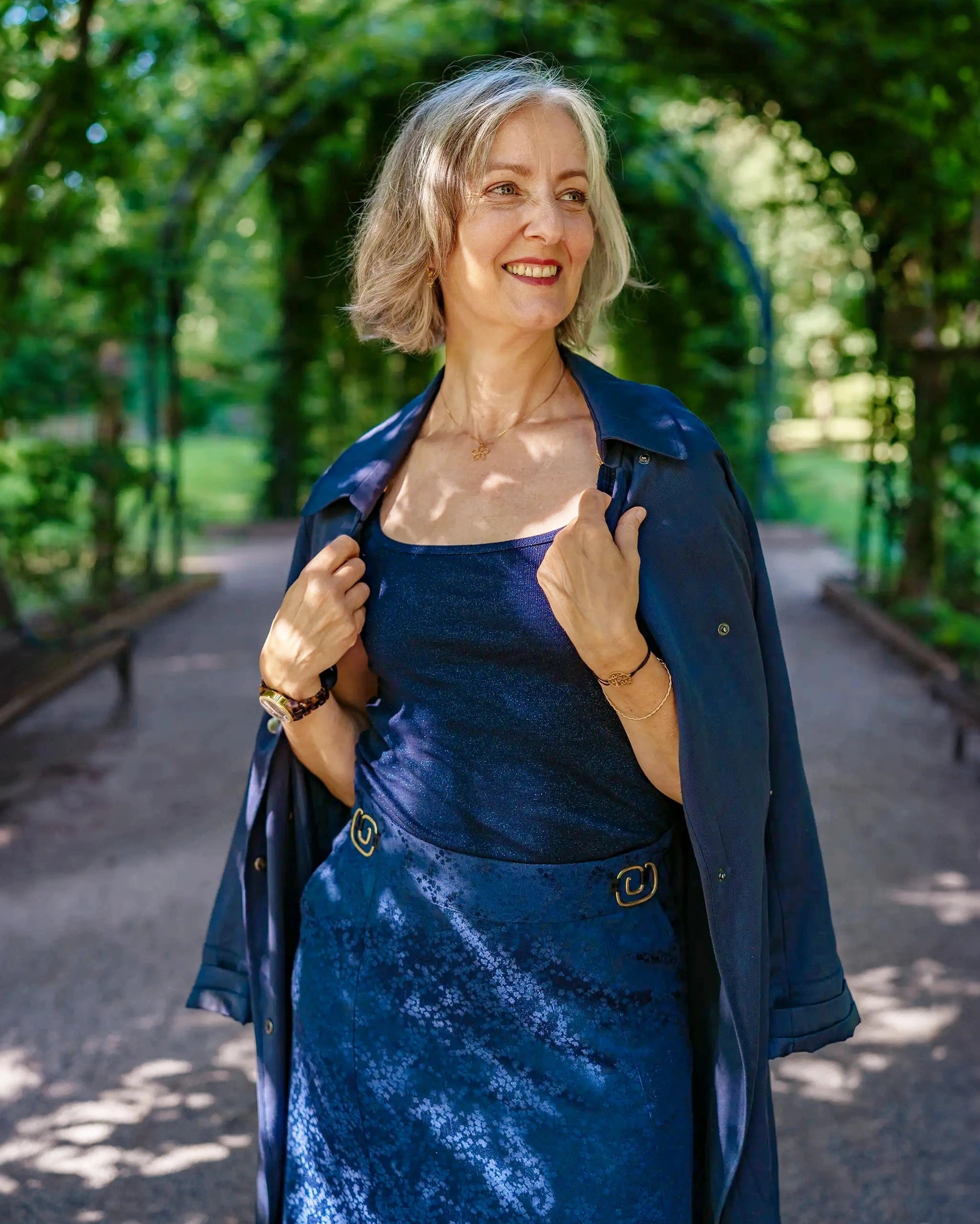 Jupe ASUR Flora bleu marine ajustable avec poches en tissu upcyclé