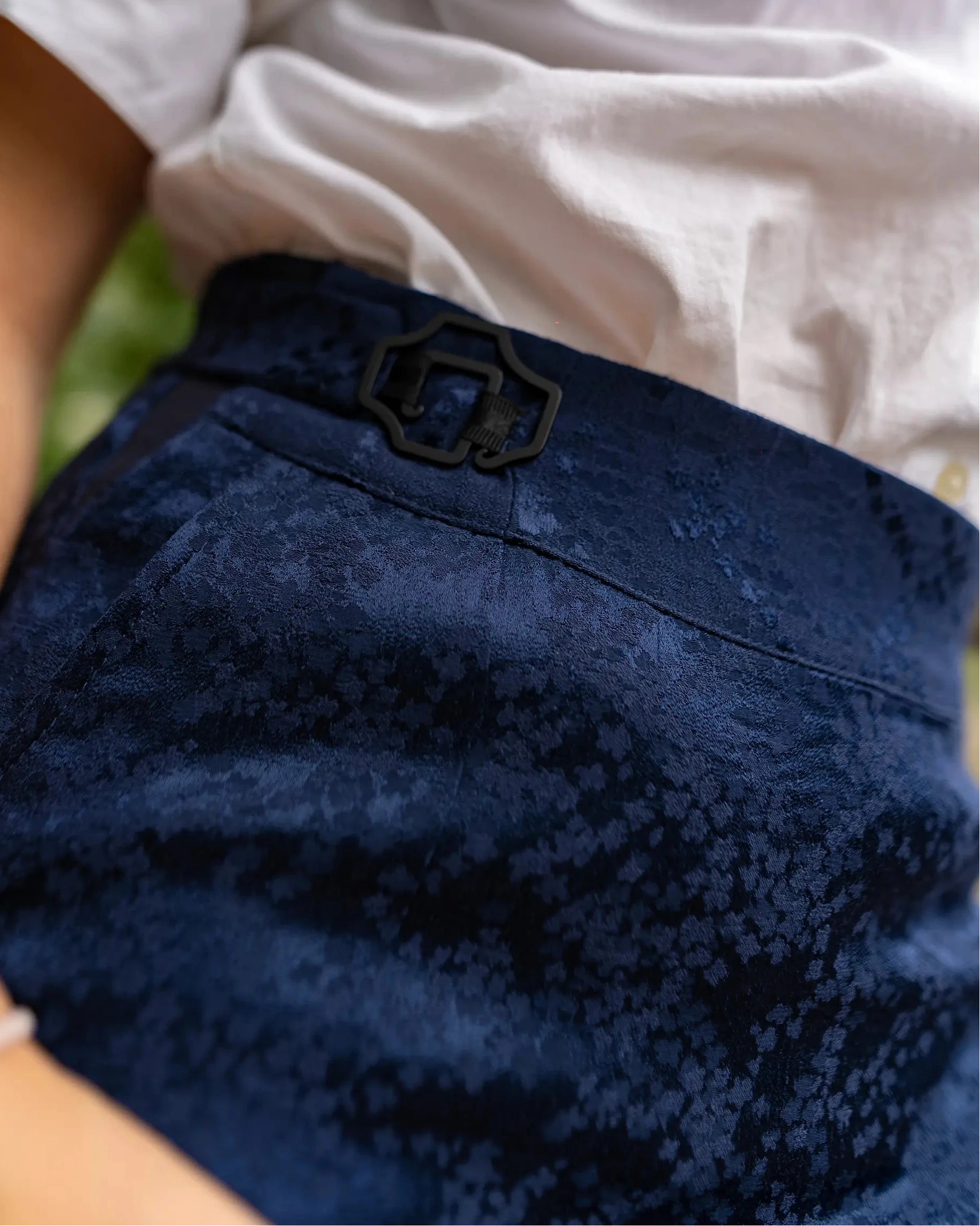 Jupe ASUR Flora bleu marine ajustable avec poches en tissu upcyclé