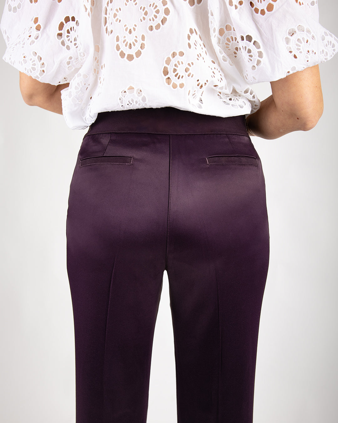 Pantalon ASUR Carmen aubergine violet coupe large droite ajustable confortable