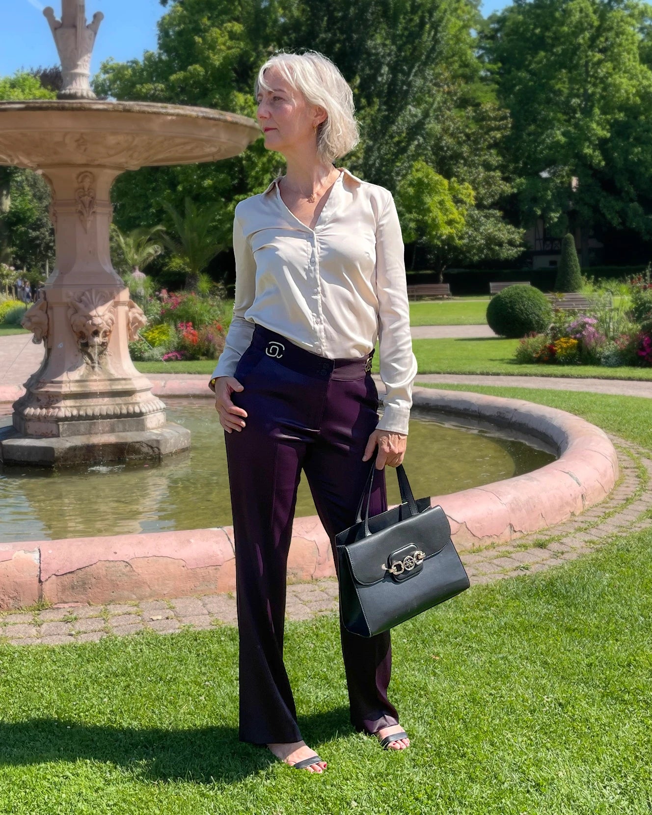 Pantalon ASUR Carmen aubergine violet coupe large droite ajustable confortable