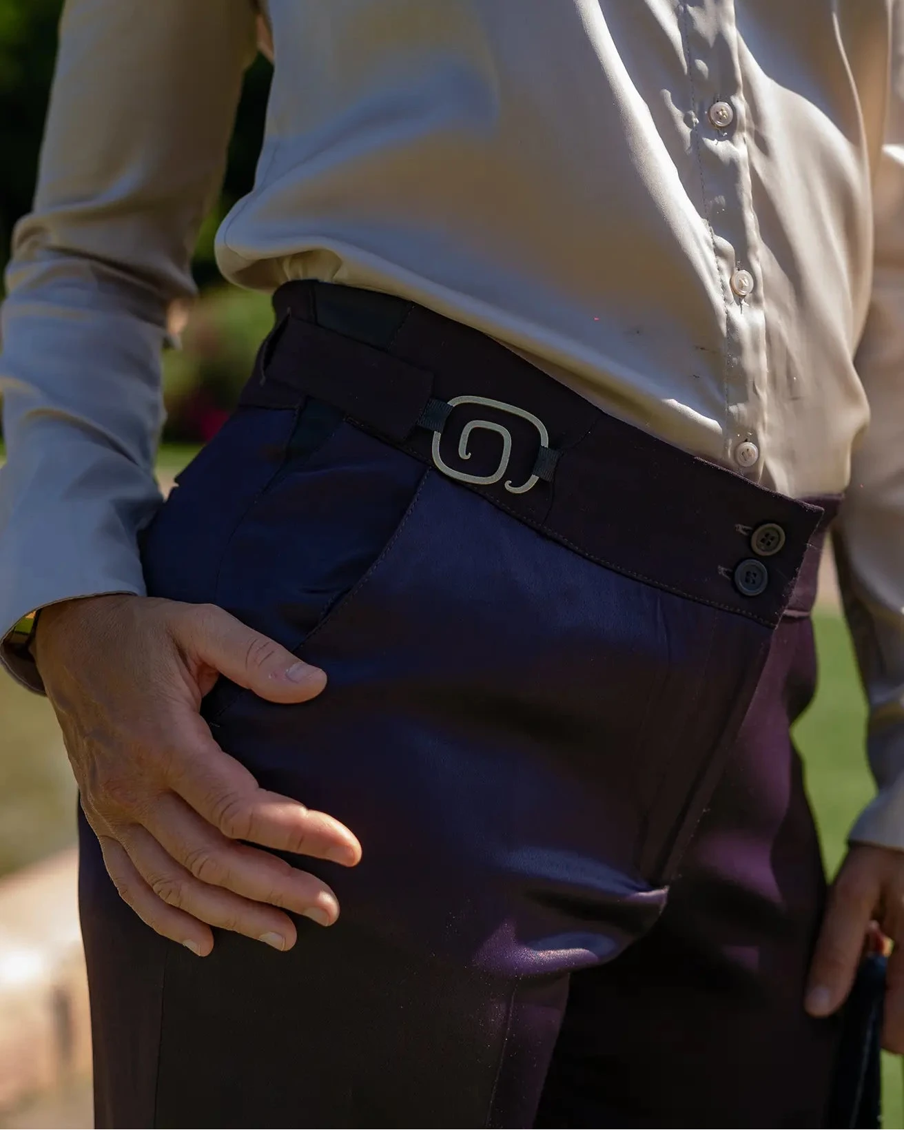 Pantalon ASUR Carmen aubergine violet coupe large droite ajustable confortable