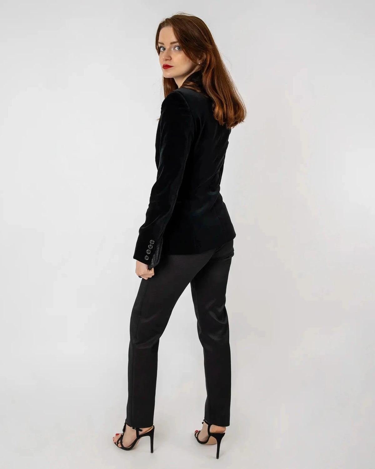 Pantalon ASUR Cyrene noir style smoking coupe cigarette ajustable élégant