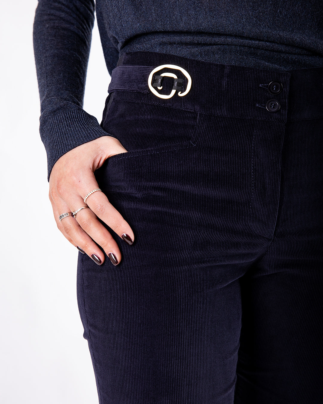 Pantalon Freyja ASUR  velours bleu nuit coupe flare ajustable