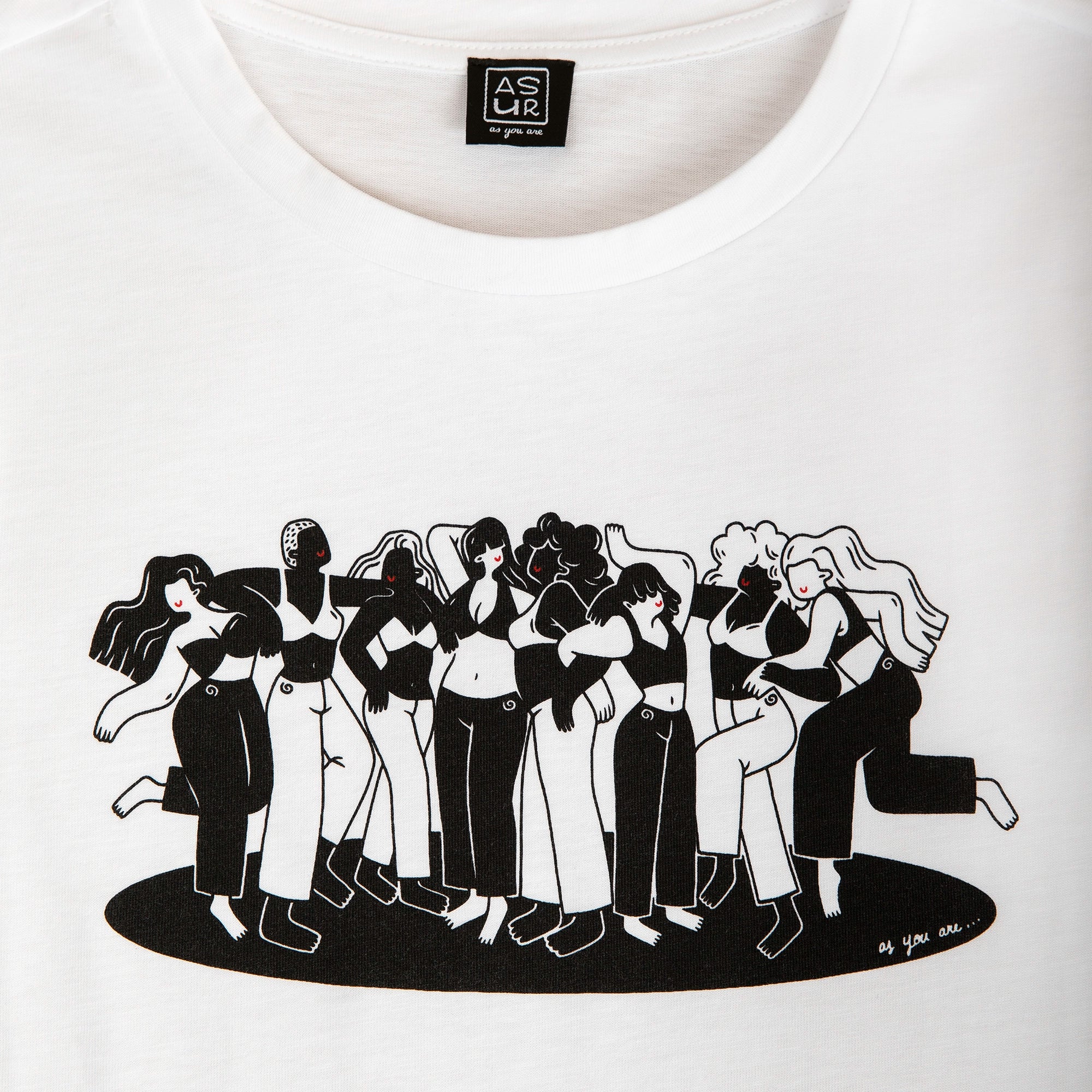 T-shit blanc en coton, illustration de Zoe Bourhis, modèle as you are de la marque ASUR. 
