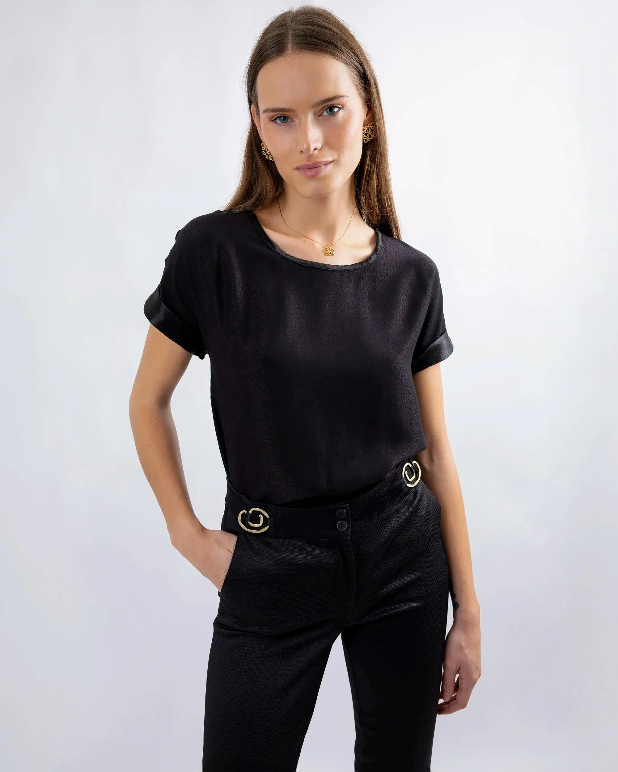 Top Marylin ASUR noir manches courtes en tissu français upcyclé, peut etre porté avec ensemble jupe Monroe		